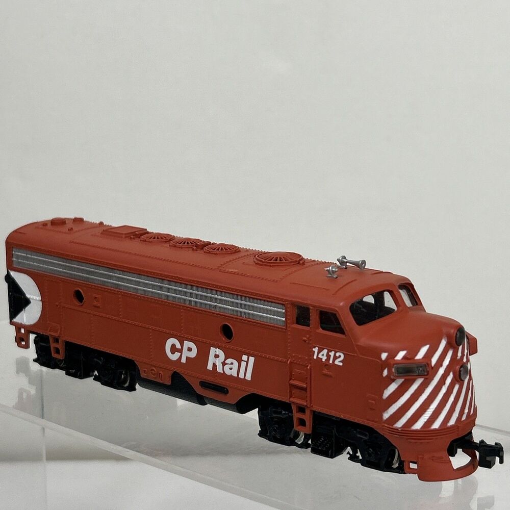 Bachmann HO CP Rail #1412 Diesel Locomotive Train Canadian Pacific Red Untested